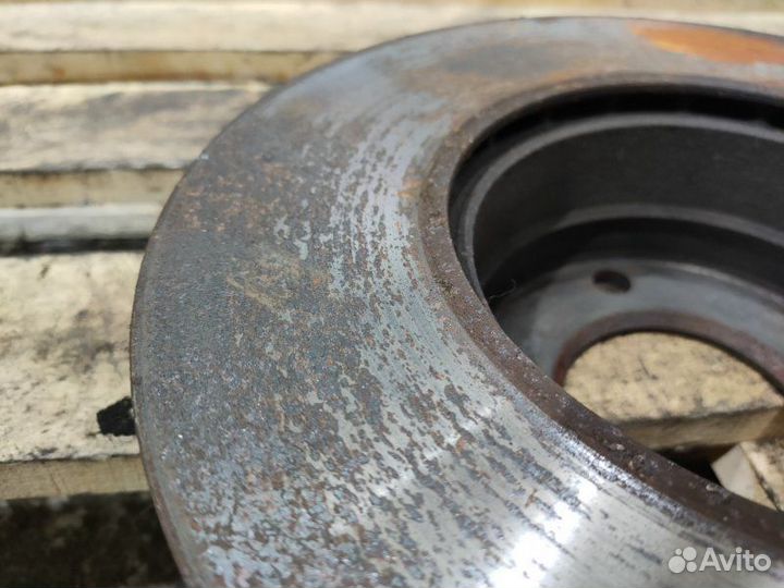 Диск тормозной передний Bmw 5 E39 M52B28 1998