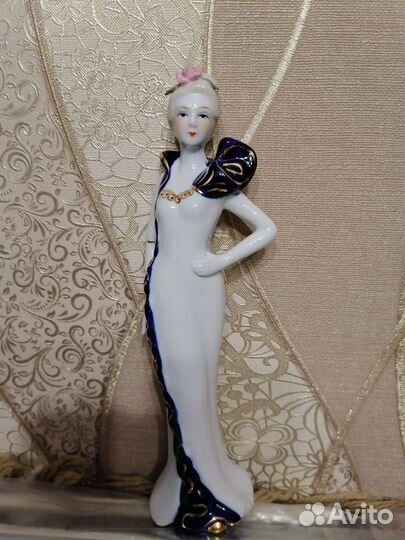 Фарфоровые статуэтки