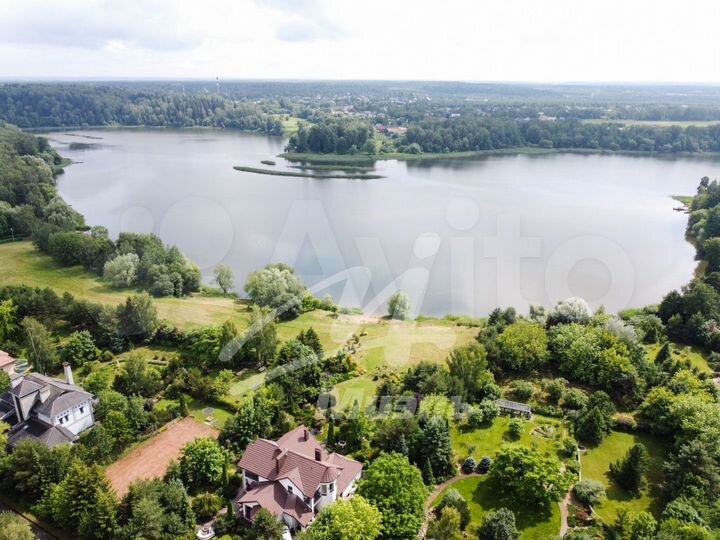 Дом 305 м² на участке 25 сот.