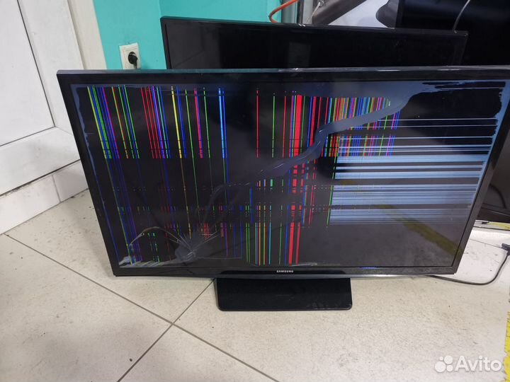 Телевизор Samsung UE32H4000 (Разбор)(По запчастям)