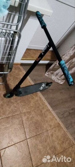 Трюковой самокат limit