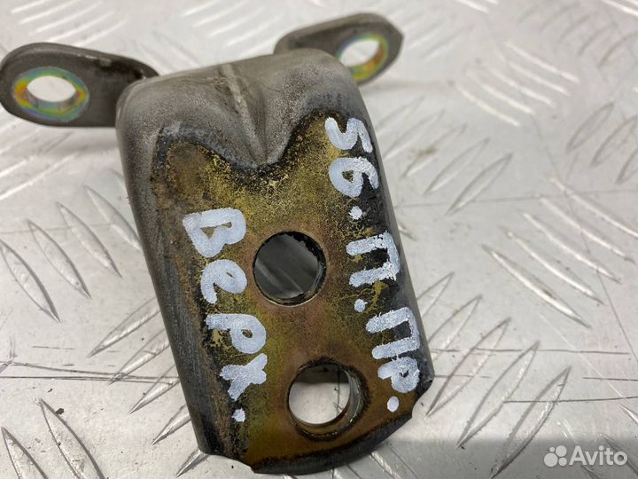 Б/У петля двери передний правый Nissan Teana J31