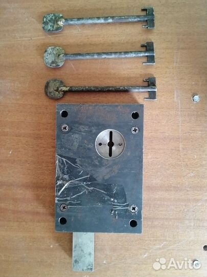 Замок гаражный