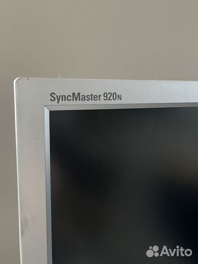 Монитор Samsung