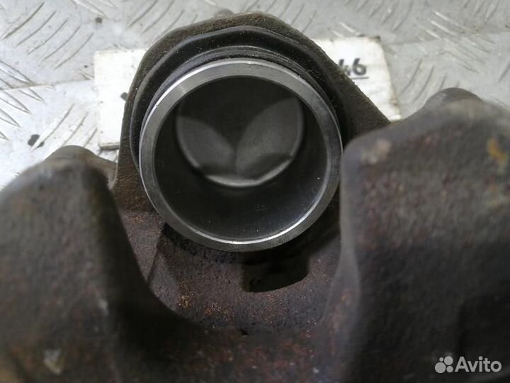 Суппорт передний правый Nissan Tiida C11