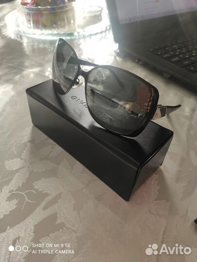 Солнцезащитные очки женские брендовые