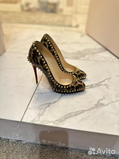 Туфди christian loubutin