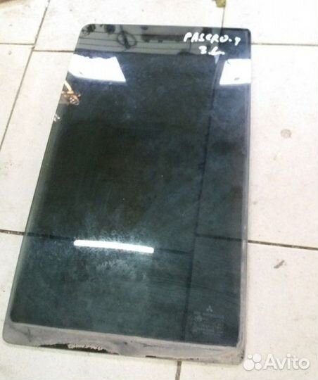 Форточка задней левой двери Mitsubishi Pajero 4