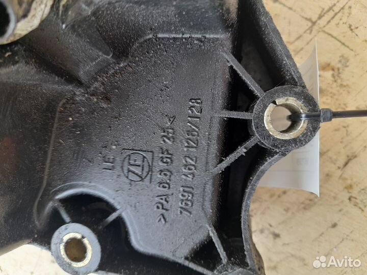 Мерседес Вито Бачок жидкости усилителя руля