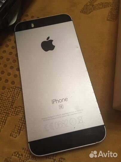 Телефон iPhone se
