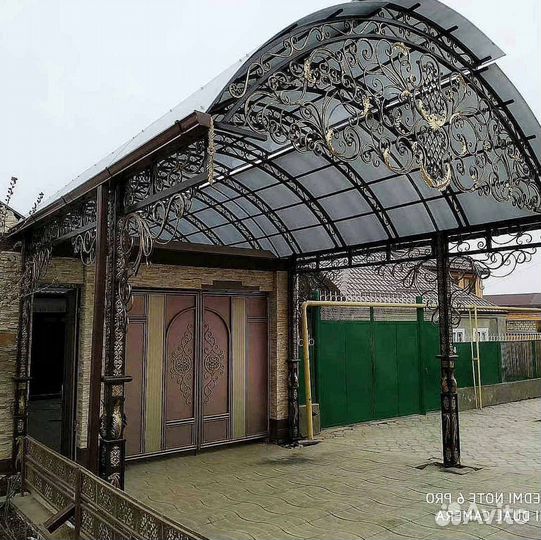 Навес из поликарбоната