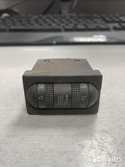 Кнопка обогрева сидений vw audi 3a0963563