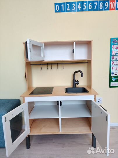 Детская кухня IKEA с посудой