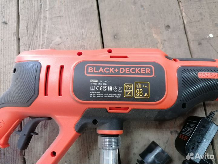 Аккумуляторная мойка Black+Decker bcpc18B