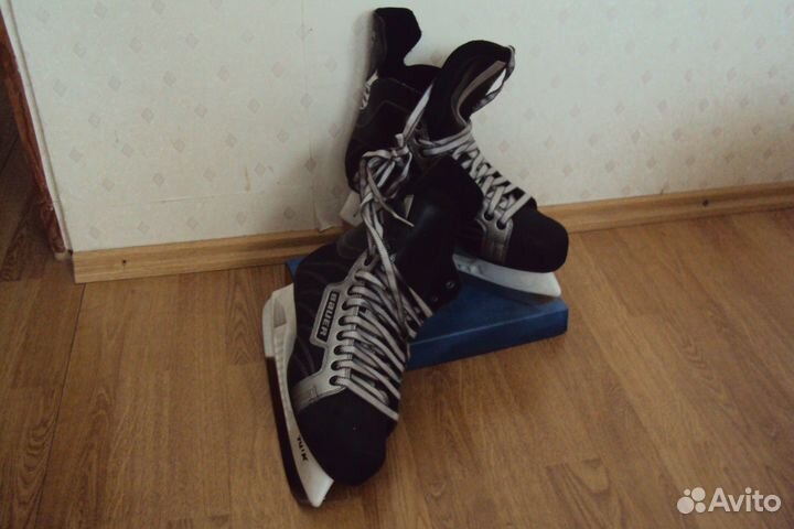 Хоккейные коньки bauer