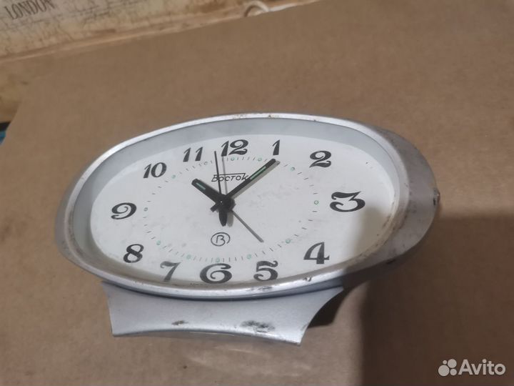 Часы восток