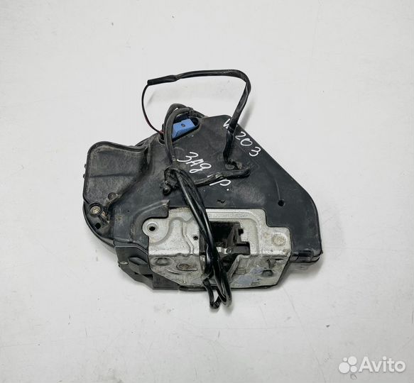 Замок задней правой двери Mercedes W203