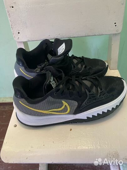 Кроссовки NIke kyrie