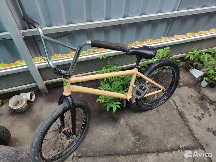 Трюковой велосипед BMX