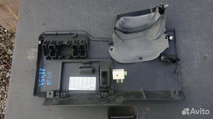 Пластик под руль Nissan Xtrail NT30 QR20DE 2003/6