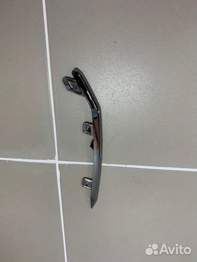 Накладка решетки радиатора Toyota Land Cruiser