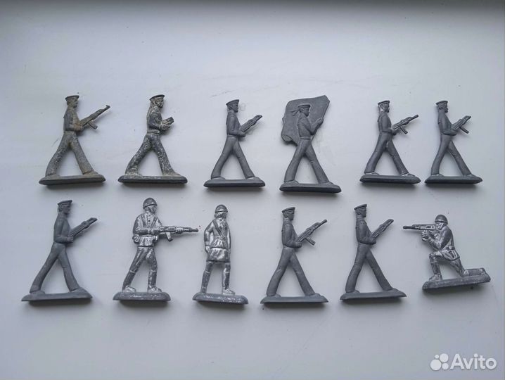 Солдатики СССР фляжка значки ваза