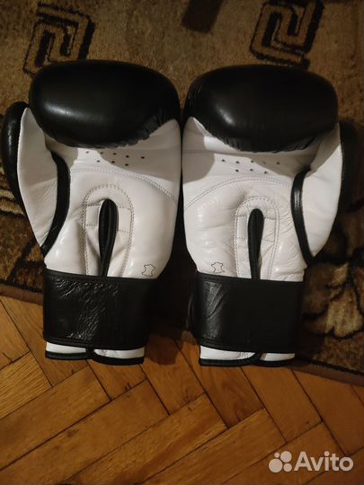 Боксерские перчатки 14 oz кожа