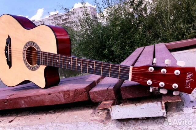 Акустическая гитара