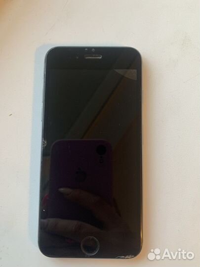 Телефон iPhone 6