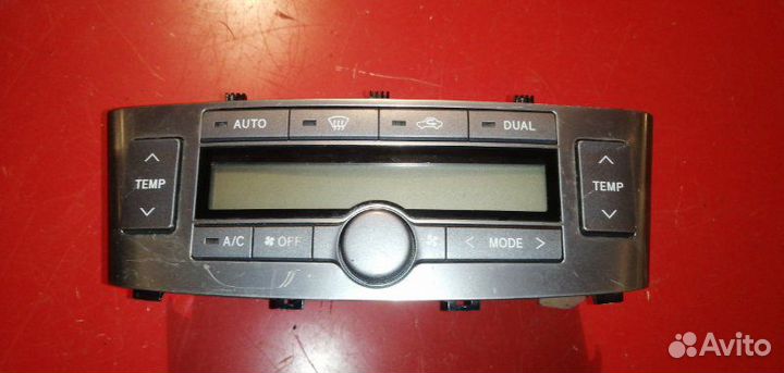 Блок управления климат-контролем Toyota Avensis