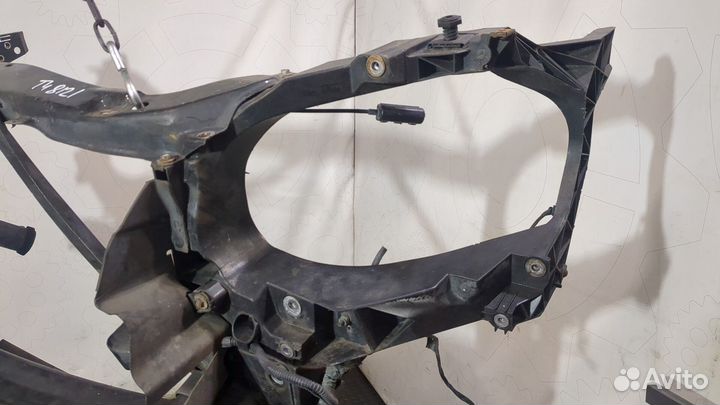 Рамка передняя Chrysler Voyager, 2010