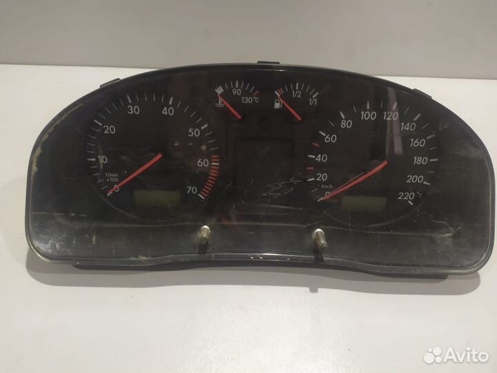 Панель приборов Volkswagen Passat B5