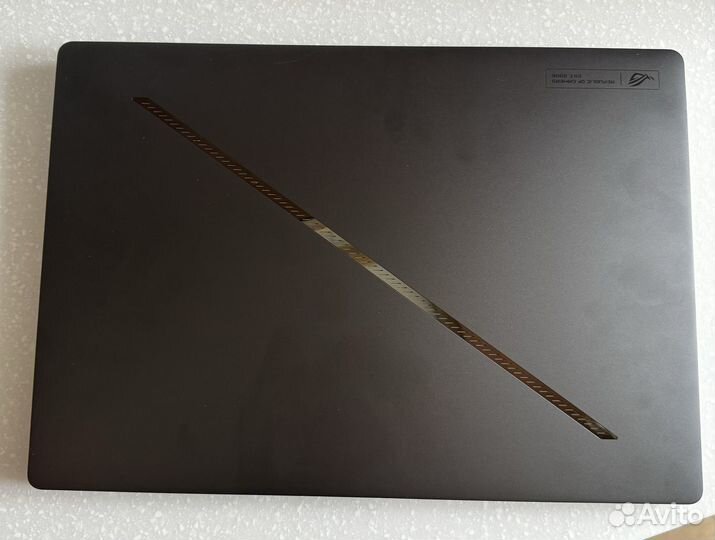 Asus rog zephyrus g16 2024