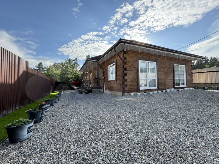 Дом 112 м² на участке 5 сот.