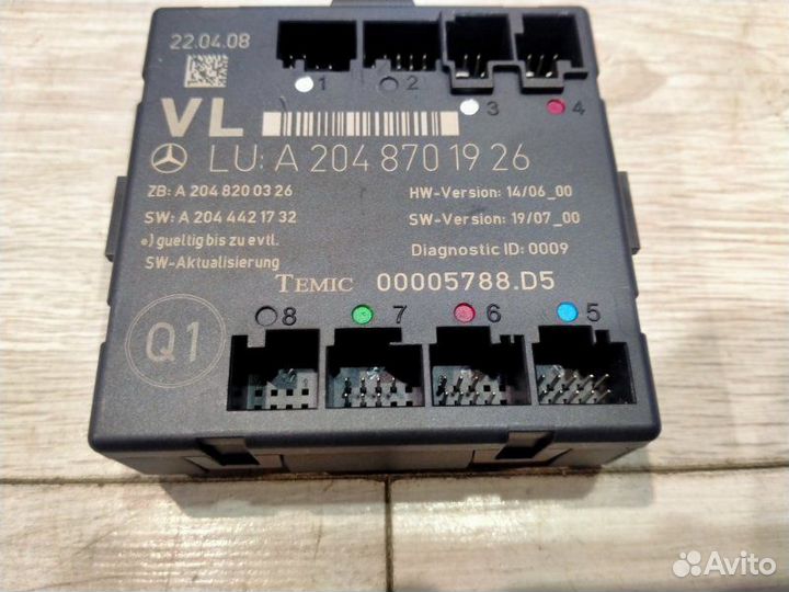 Блок управления дверьми передний левый