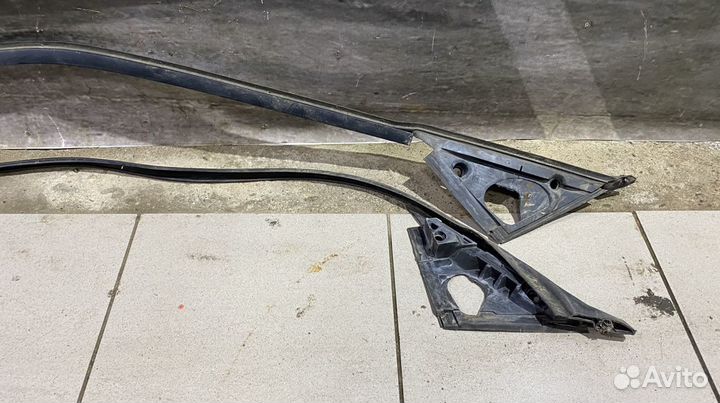 Уплотнительная резинка окна передние BMW 7 E38