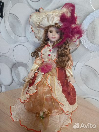 Кукла фарфоровая интерьерная 41см