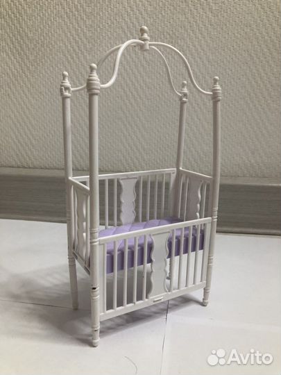 Кровать для барби