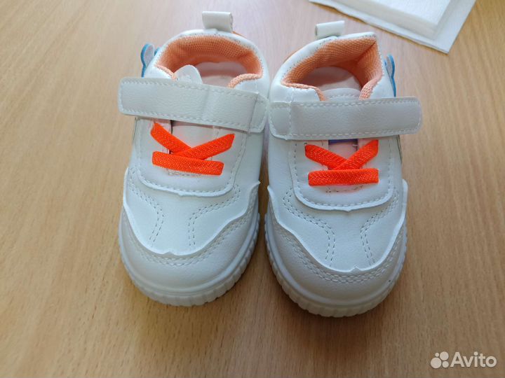 Кроссовки детские