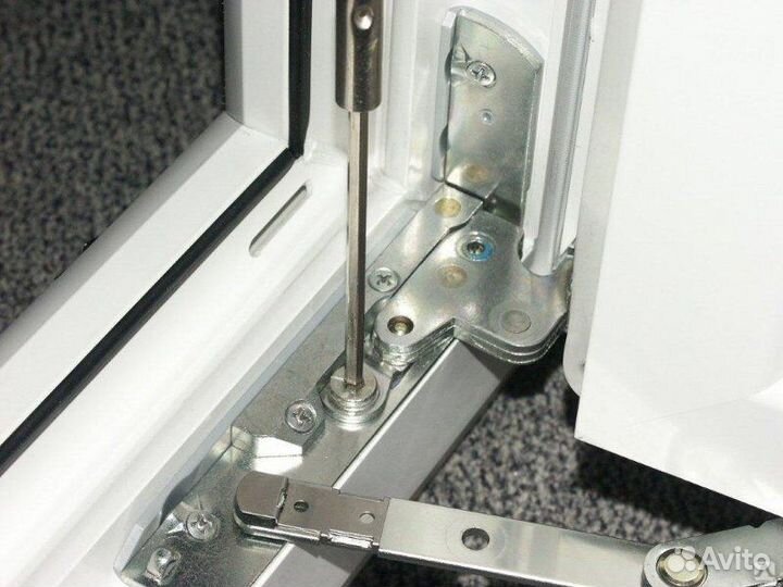 Замена фурнитуры на окнах