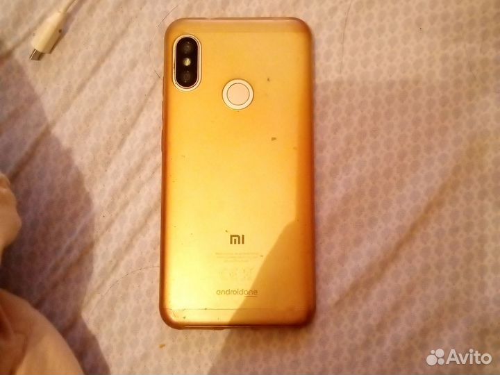 Xiaomi Mi A2 Lite Android One, 4/32 ГБ