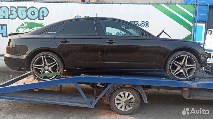 Накладка на торпедо левая Audi A6 4G18572376PS