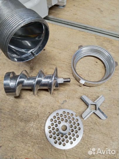 Кухонный комбайн мясорубка Bosch MUM 4406