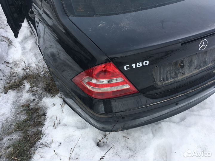 Фонарь задний Mercedes Benz W203 2006 г