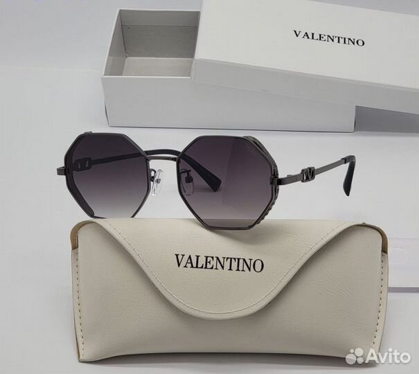 Солнцезащитные Очки Valentino