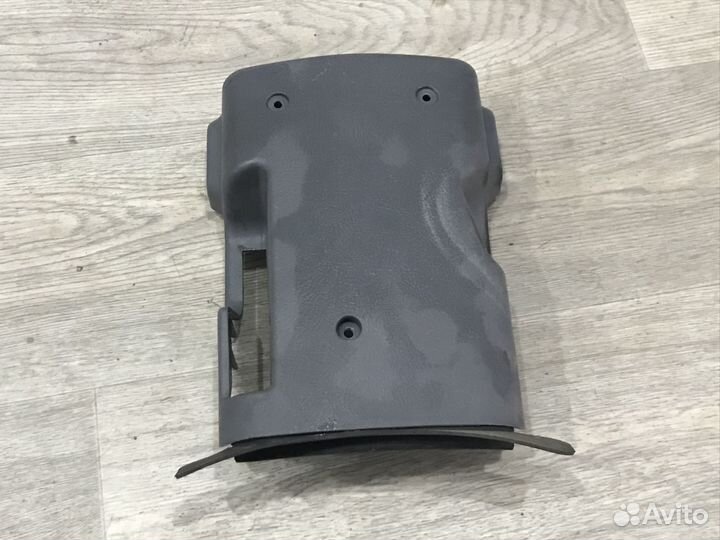 Кожух рулевой колонки нижний Hyundai Accent