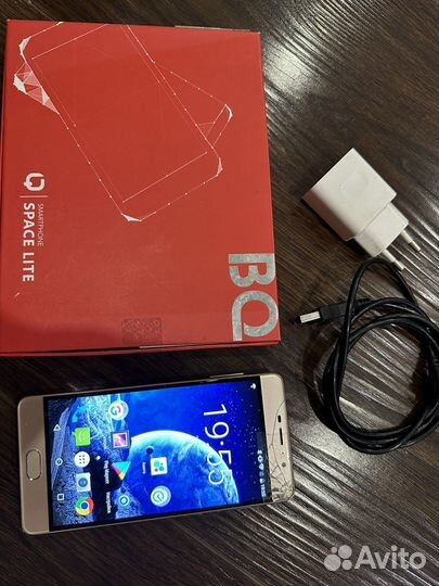 Телефон BQ