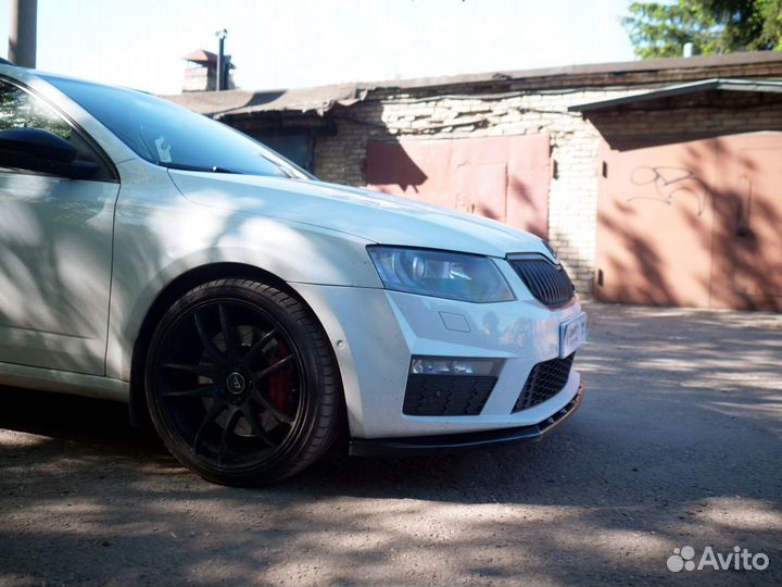 Сплиттер переднего бампера Skoda Octavia 3 A7 RS р