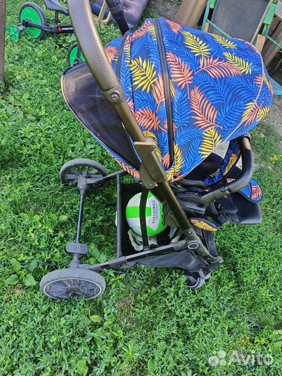 Прогулочная коляска
