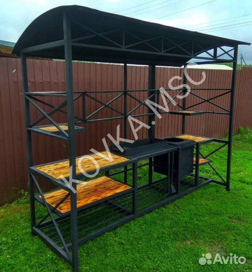 Мангал с крышей